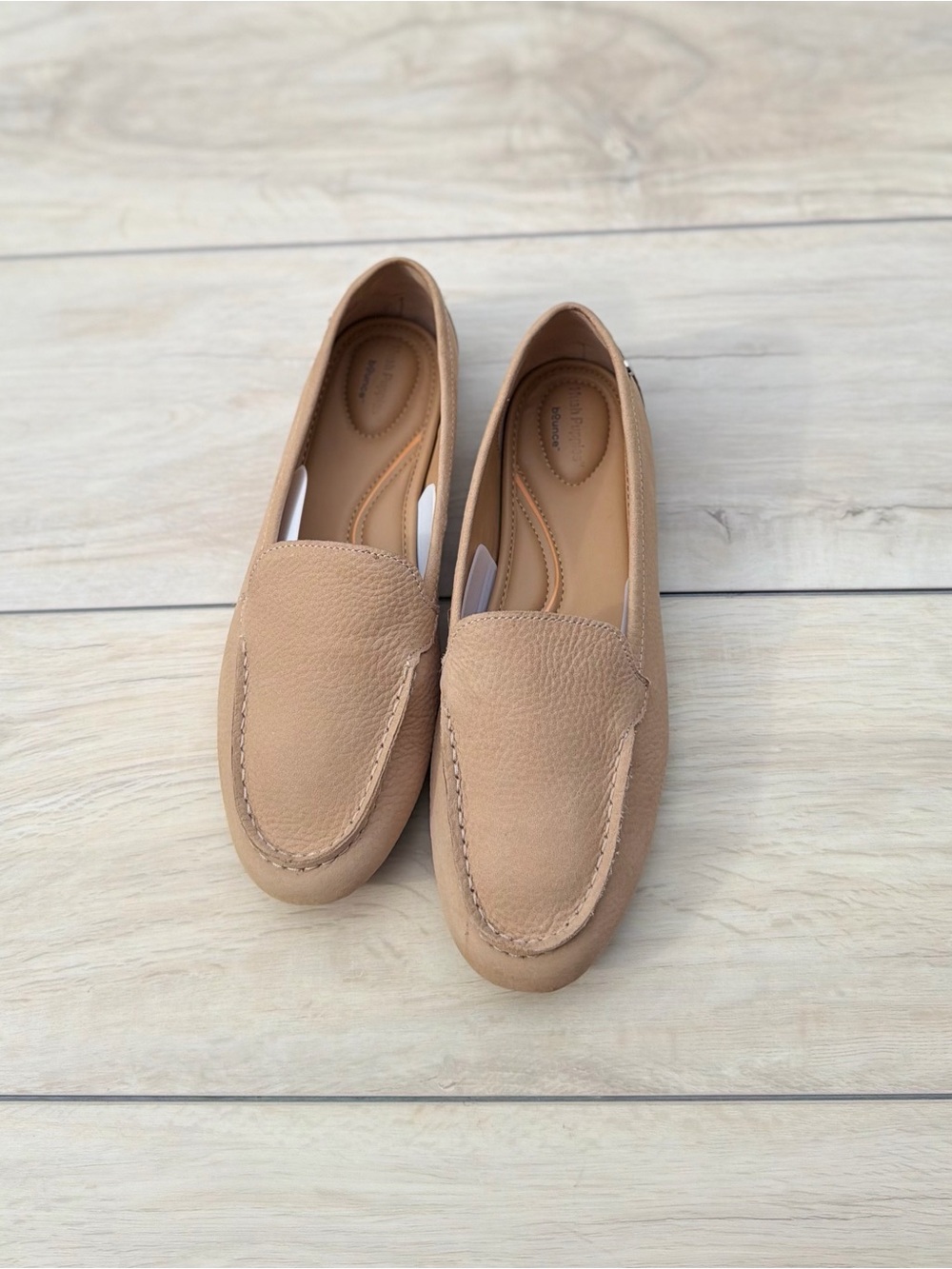 Hush Puppies Tan Loafer 7.5 Pebbled Leather Comfort Cushion Insole Soft Neutral